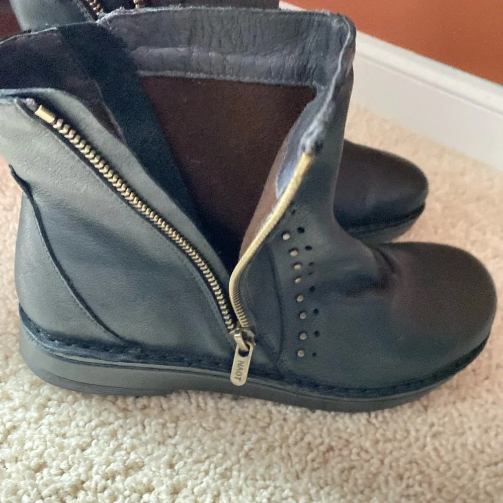 Naot Cetona Soft Black Leather Shoes - Picture 4 of 5